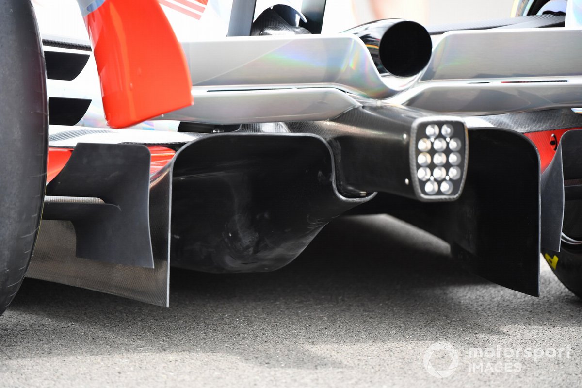 The start event of the Formula 1 car 2022 on the Silverstone starting field.  Diffuser details