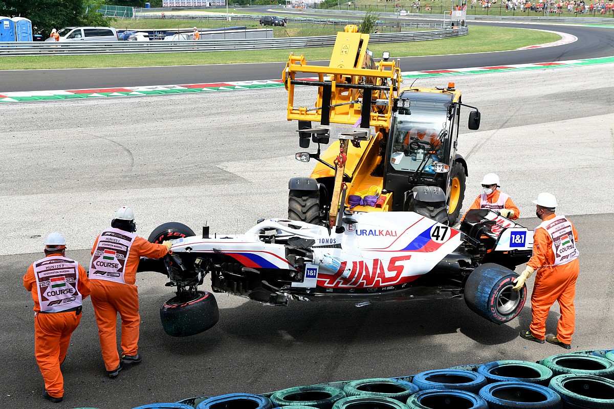 Steiner fed up with "too frequent and too heavy" Haas F1 crashes