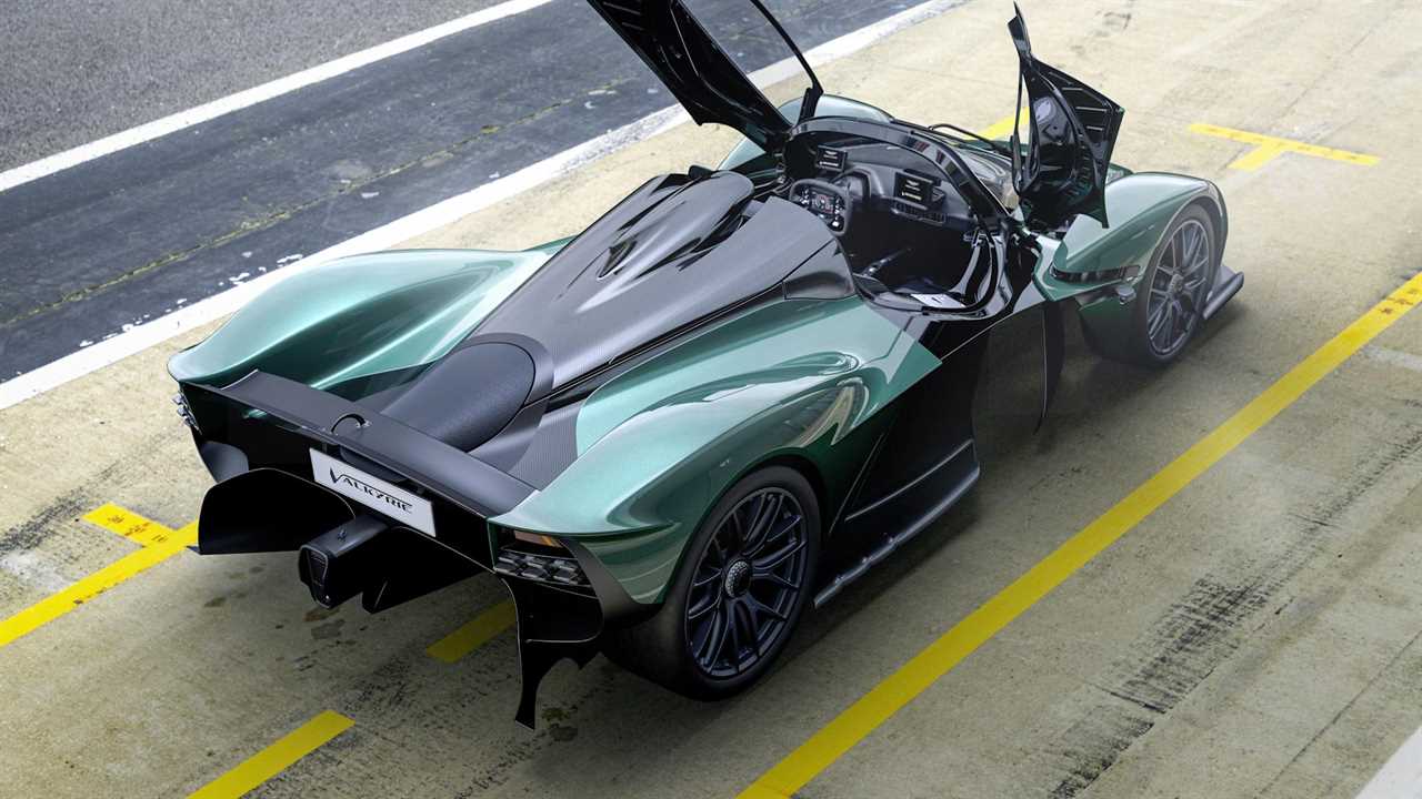 Aston Martin unveils the Valkyrie Spider, a convertible with F1 technology