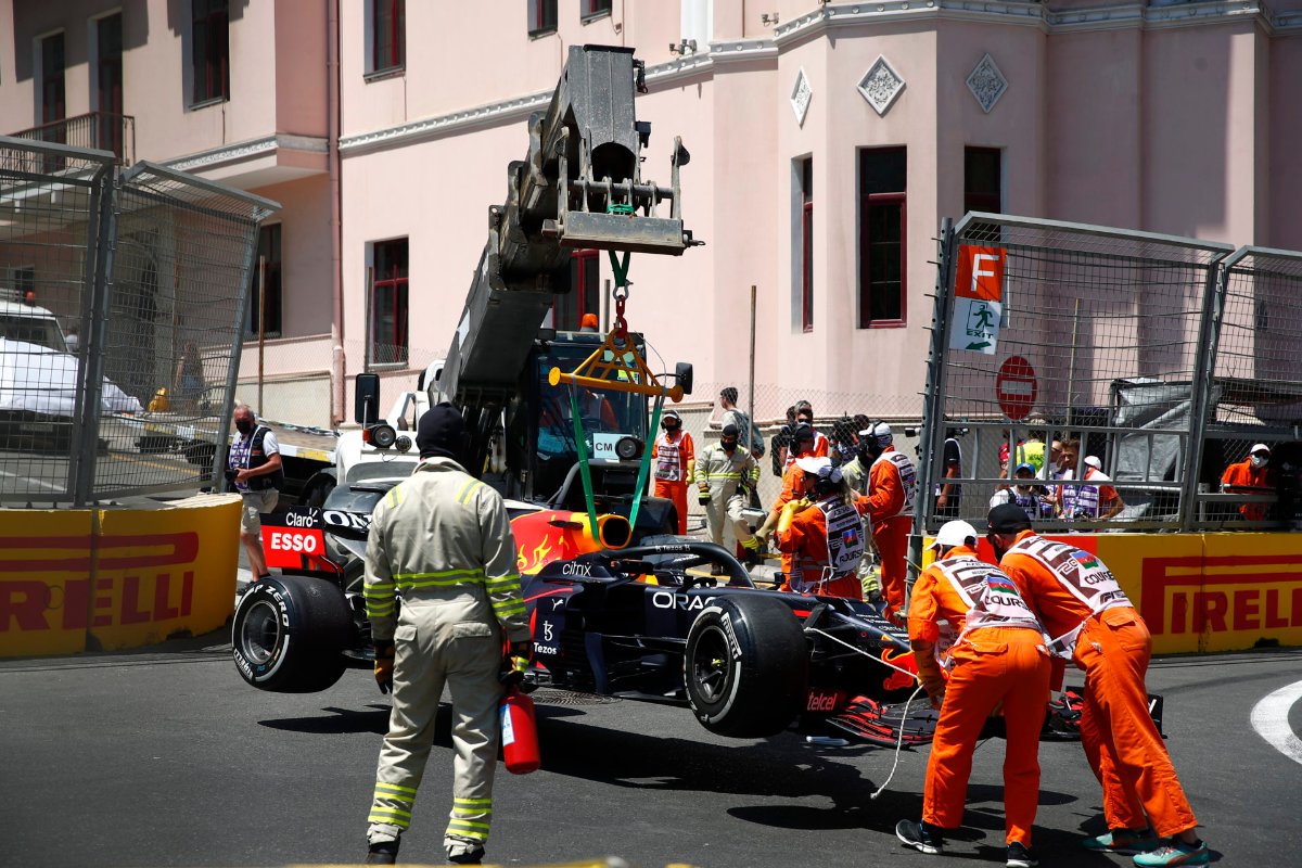 2021 Azerbaijan Grand Prix FP3 Report: Max Verstappen crashes as Lewis Hamilton becomes third fastest