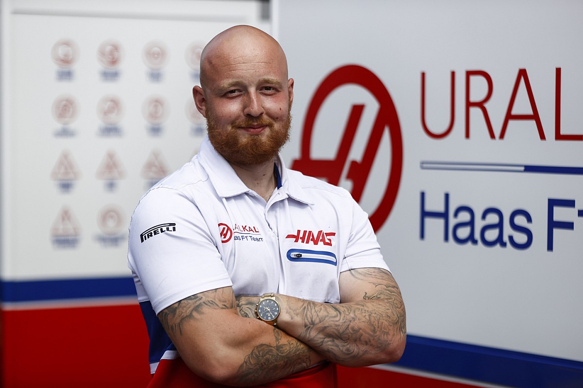 How to become a Formula 1 garage technician - qualifications, skills & more