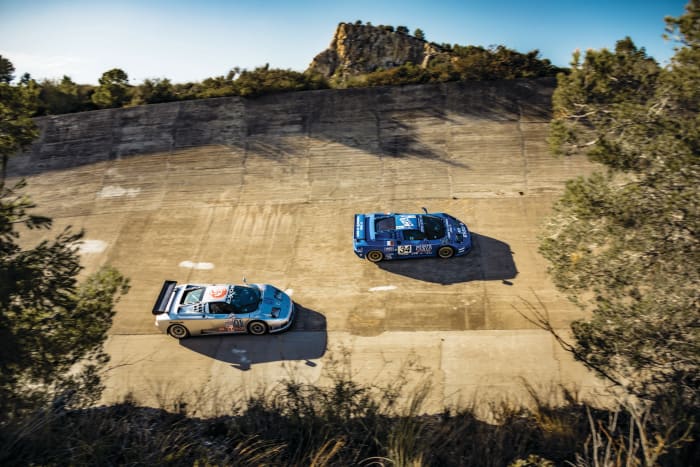 The last Bugatti racing cars Bugatti EB 110 (6)