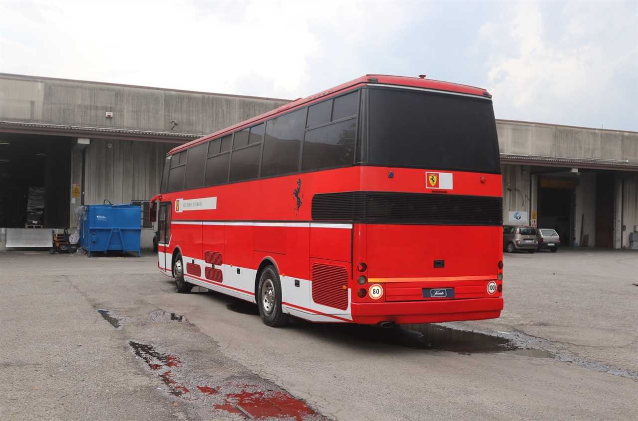 Finarte is looking for a new owner for this motorhome that once belonged to the Ferrari F1 racing team.  The bids have reached € 210,000 so far.