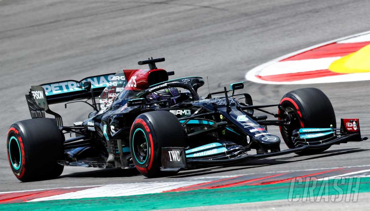 Hamilton beats Verstappen in the F1 Portugalese GP FP2