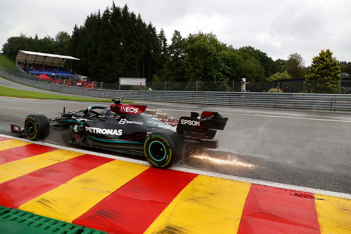 Mercedes F1 car was a "handful" in wet weather in Spa