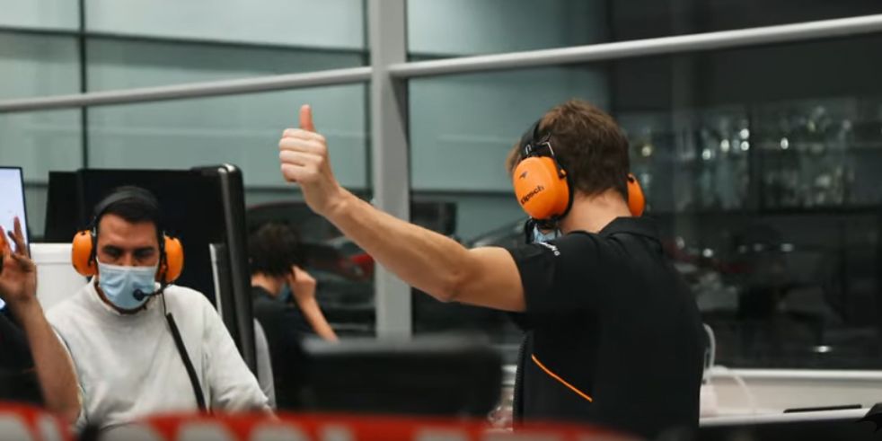 Play it loud! First hearing of the McLaren MCL35M F1 engine 2021