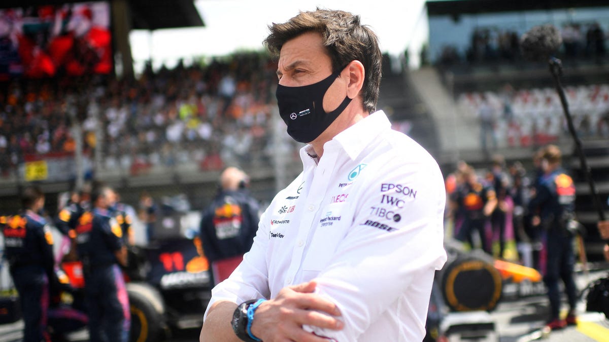 Wolff may just have announced Russell to Merc without actually doing it