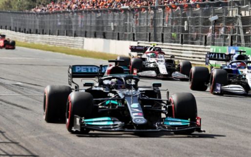 Hamilton loses performance in FP2 and has to stop training