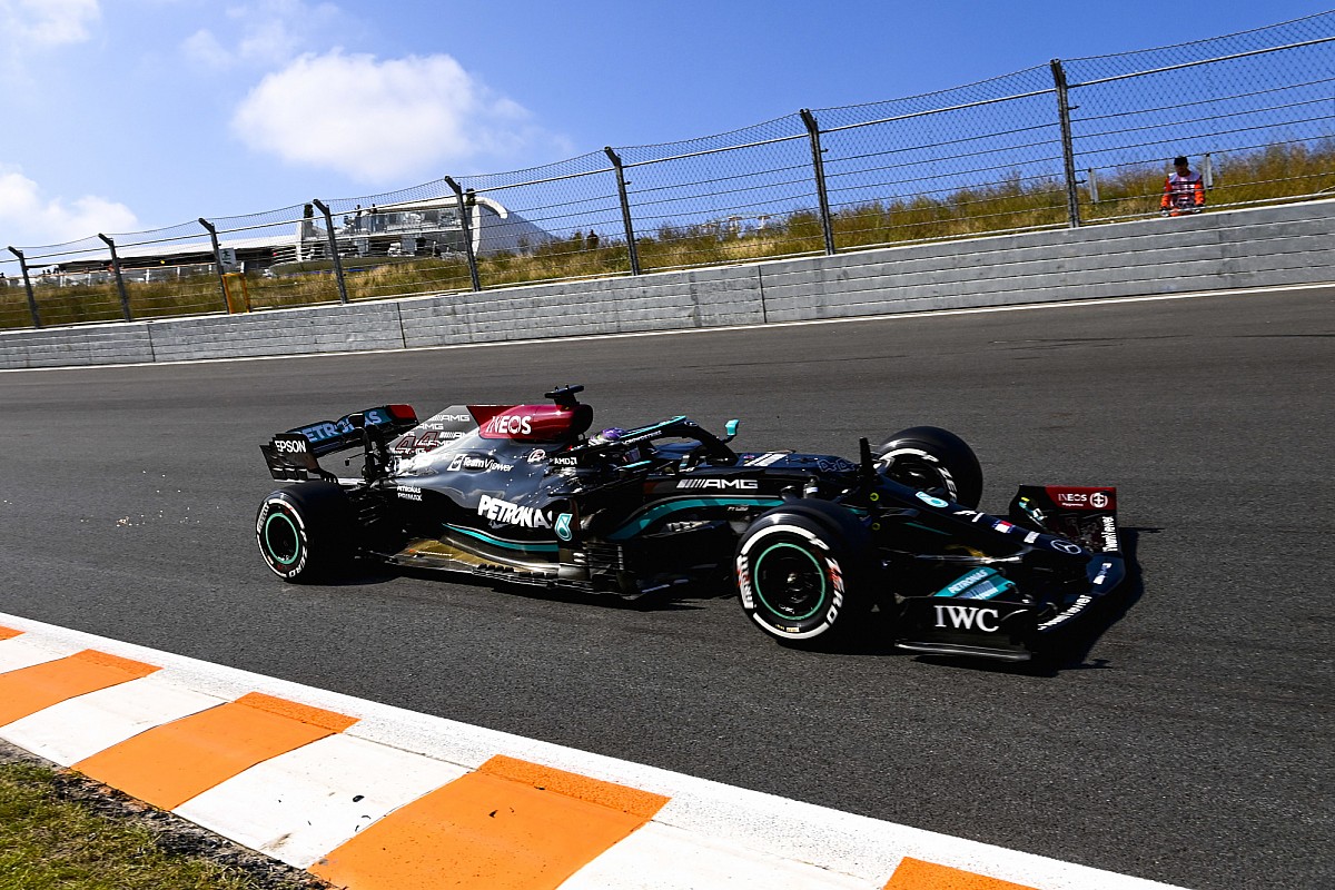 Hamilton tops disturbed opening training