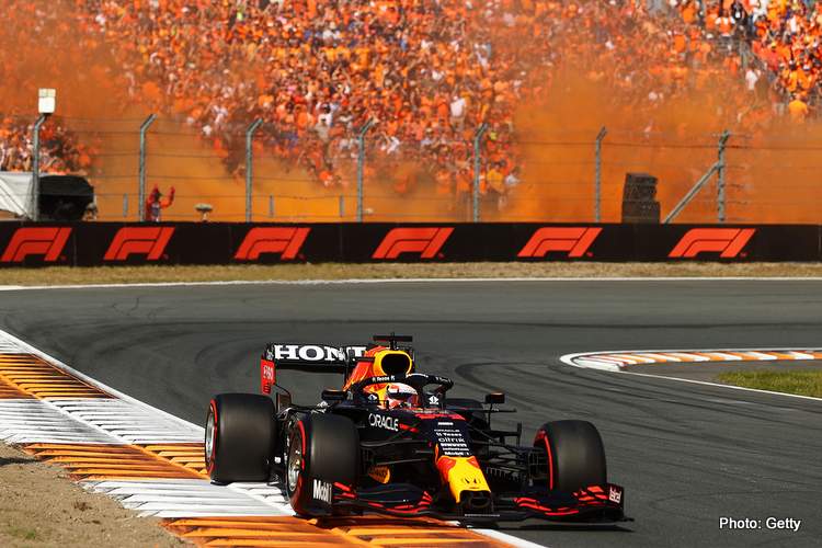Verstappen wins the F1 fans of the Dutch Grand Prix Orange Army 2021