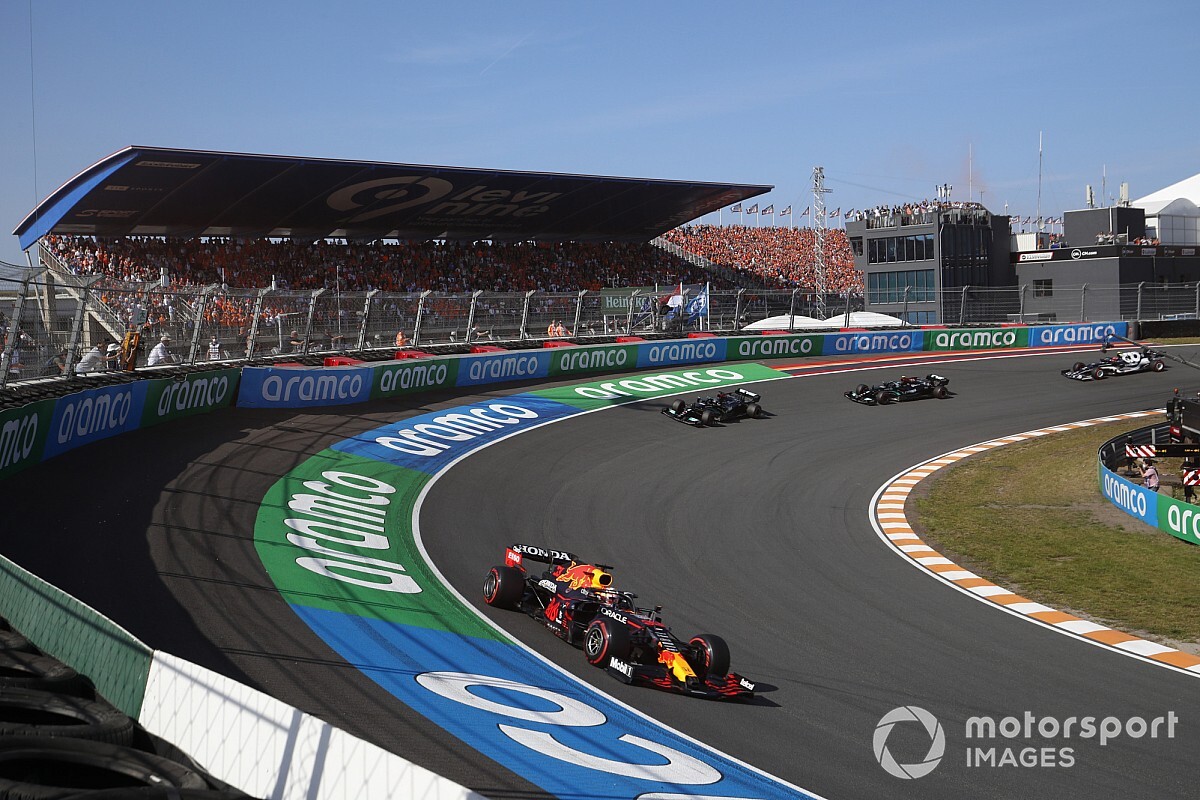 Mercedes felt "behind the curve" at the Dutch GP after the fighting on Friday
