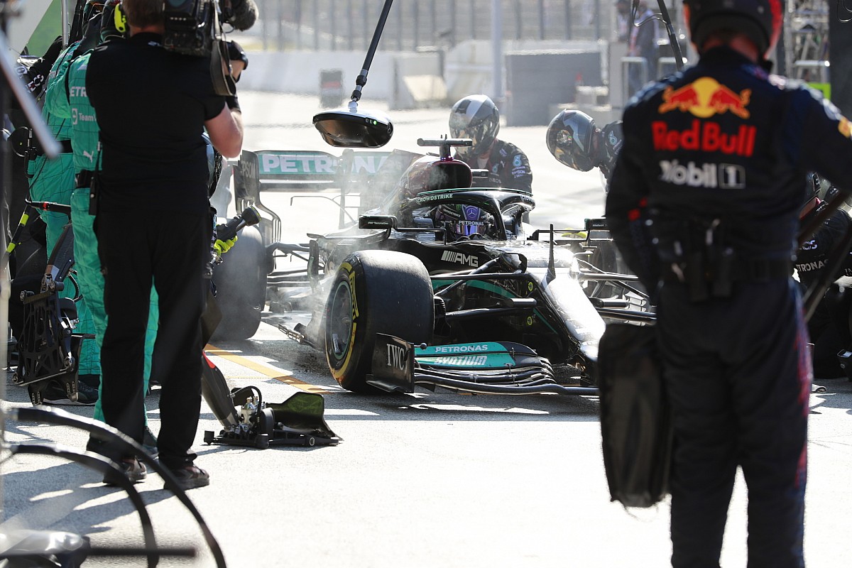 Mercedes admits the Dutch GP strategy was wrong