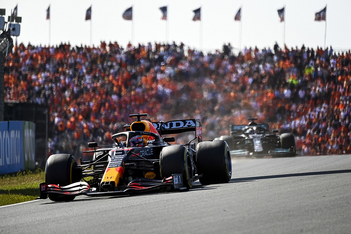 Verstappen takes home win and regains championship lead