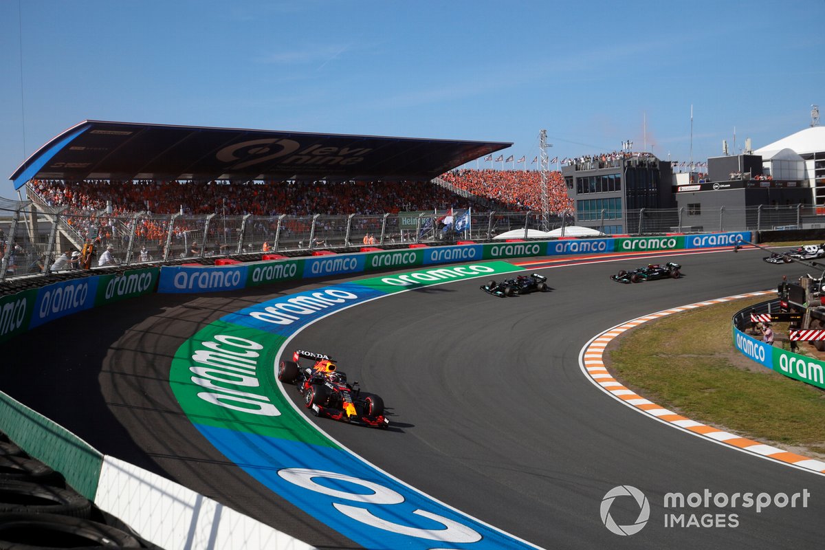 Max Verstappen, Red Bull Racing RB16B, Lewis Hamilton, Mercedes W12 and Valtteri Bottas, Mercedes W12