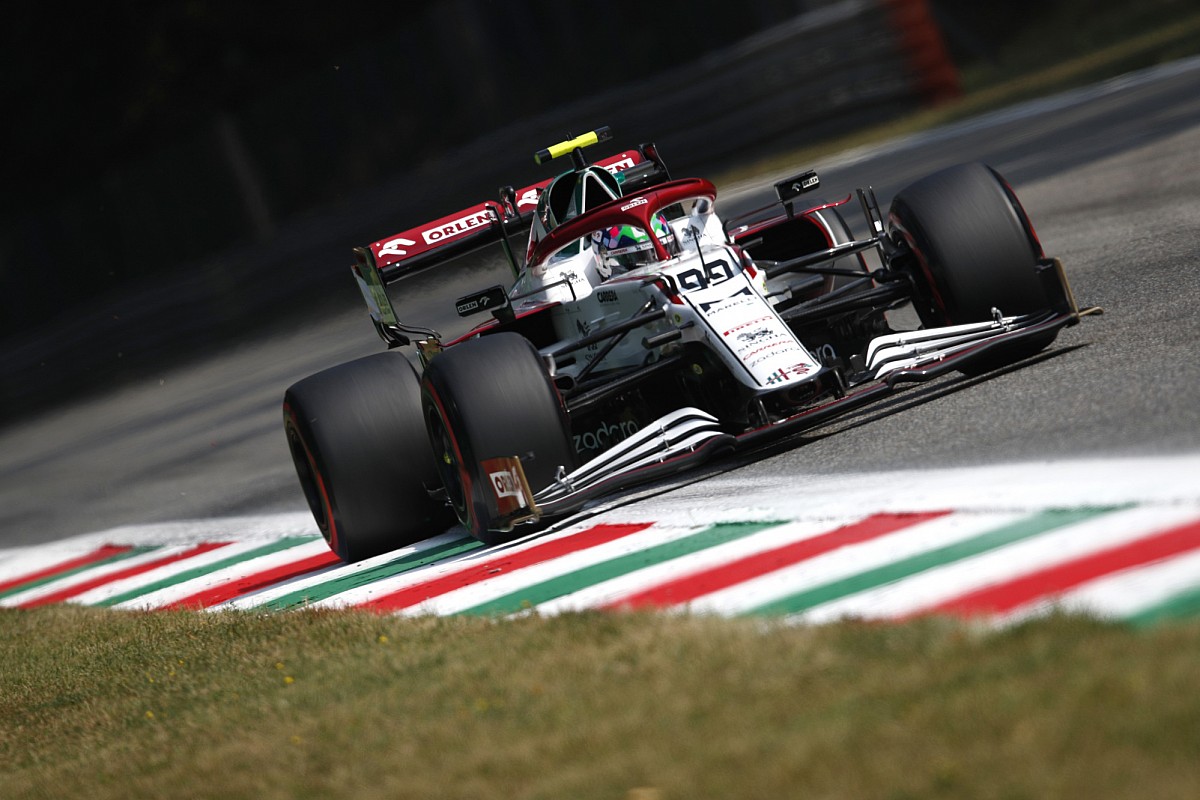Who should Alfa Romeo sign for the 2022 F1 season?