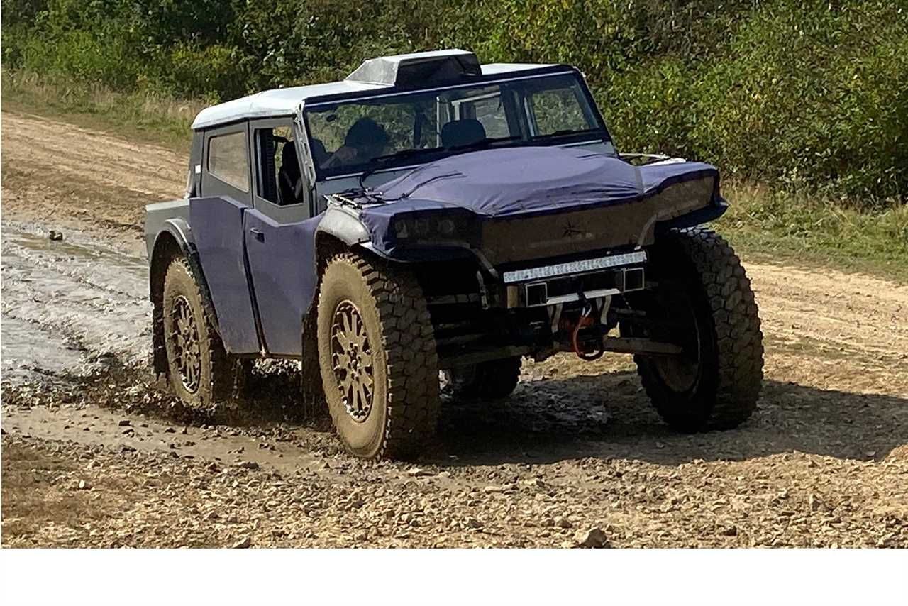 Ex-Mclaren / Ferrari engineer designs radical new 4x4, advertises an absurdly long range