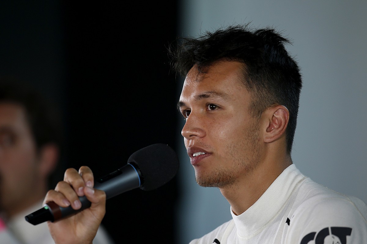 Albon owes Russell a couple of beers for Williams seat assistance