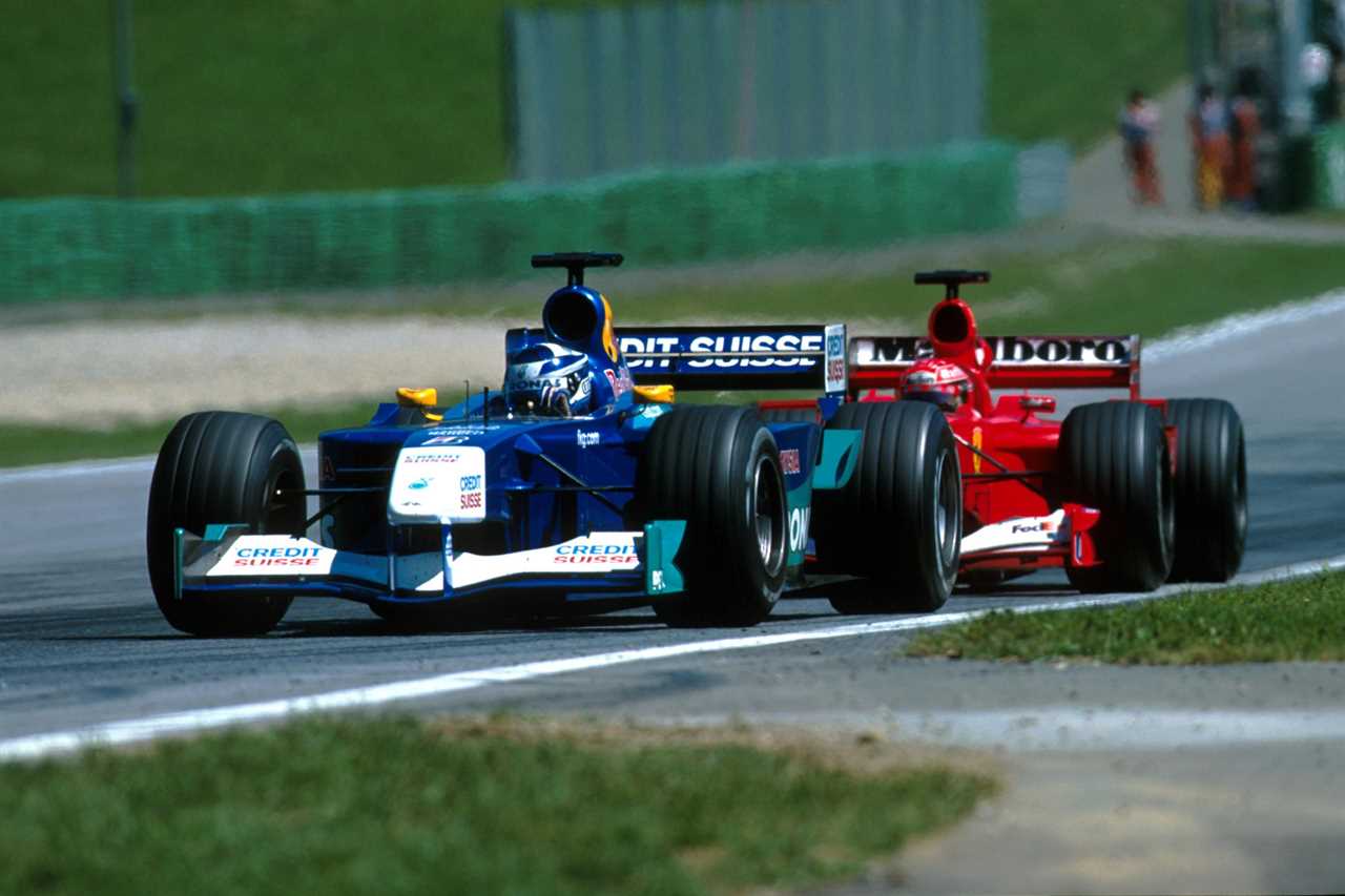 Räikkönen war stark mit einem Wechsel zu Ferrari verbunden, obwohl es so aussah, als müsste er seine Zeit bei Sauber noch eine Weile abwarten