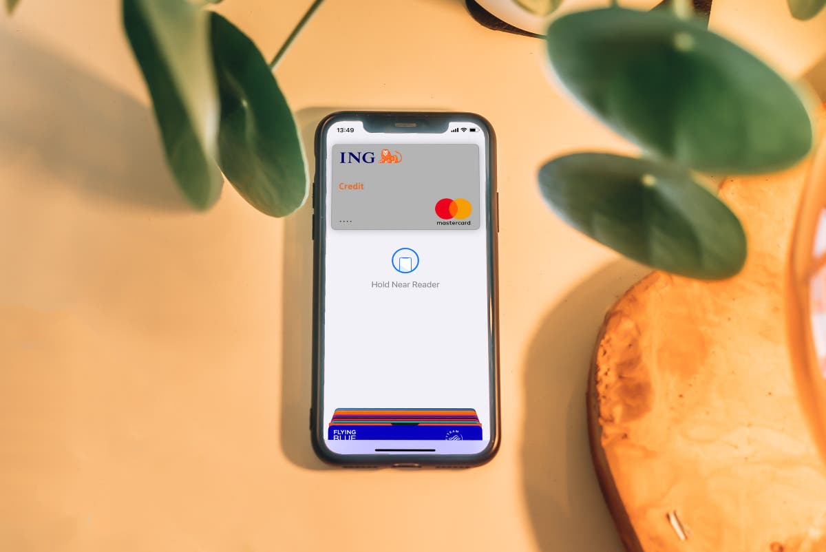 Tech & Science Daily: Apple Pay Hacking Warning for iPhone Users