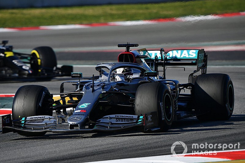 Hamilton would welcome the return of the Mercedes F1 silver livery