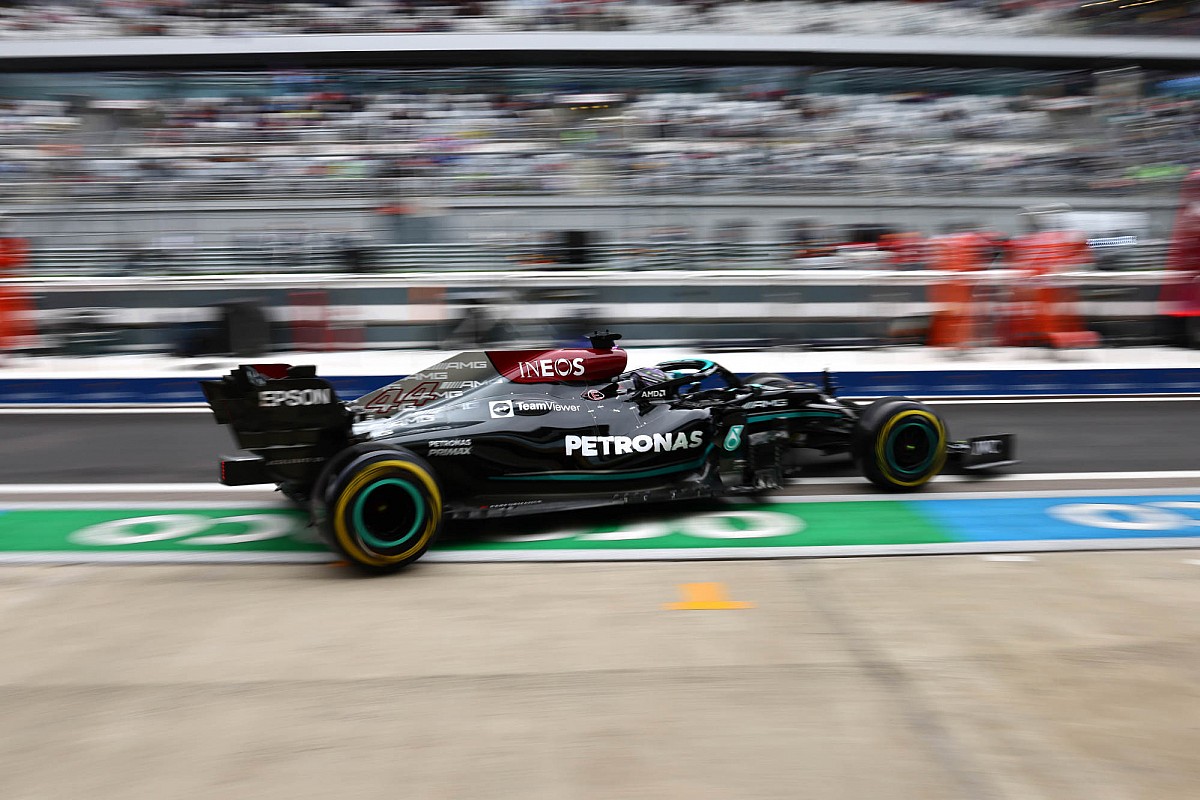 Mercedes has "a few balls in the air" about the reliability of the F1 engine