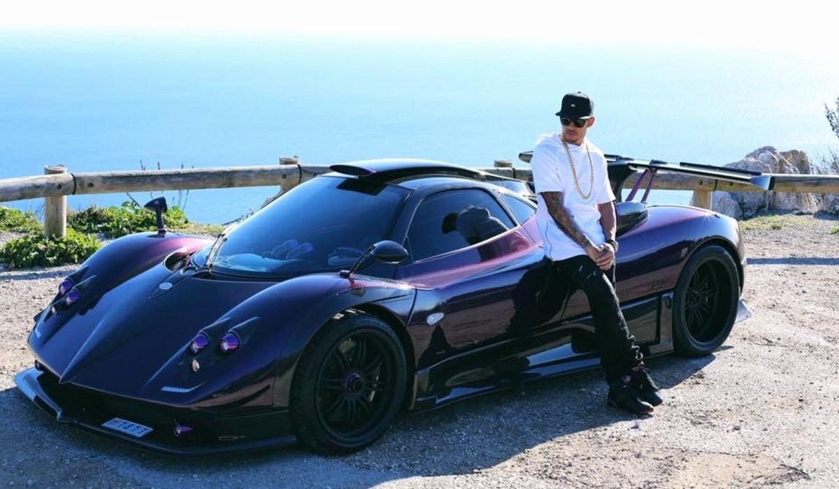 Lewis Hamilton tow truck Pagani Zonda 760
