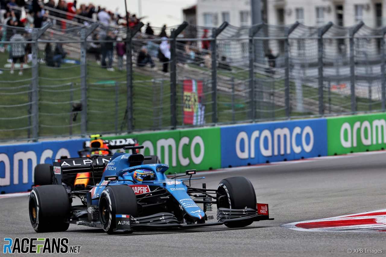 Fernando Alonso, Alpine, Sochi Autodrom, 2021