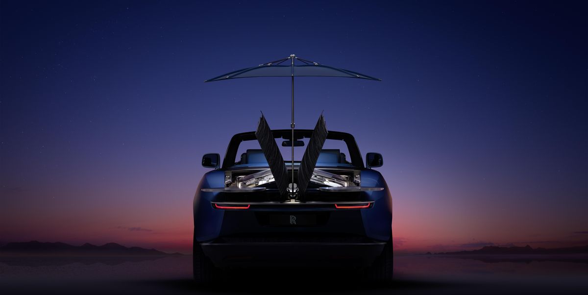 Rolls-Royce unveils the stern of the boat at Villa D'este, calling it "the greatest Rolls-Royce of all time"