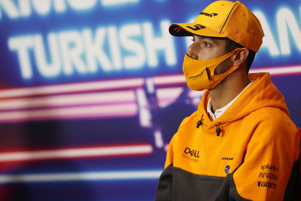 Daniel Ricciardo reveals whether he will "point the finger" after his poor qualifying show in Turkey