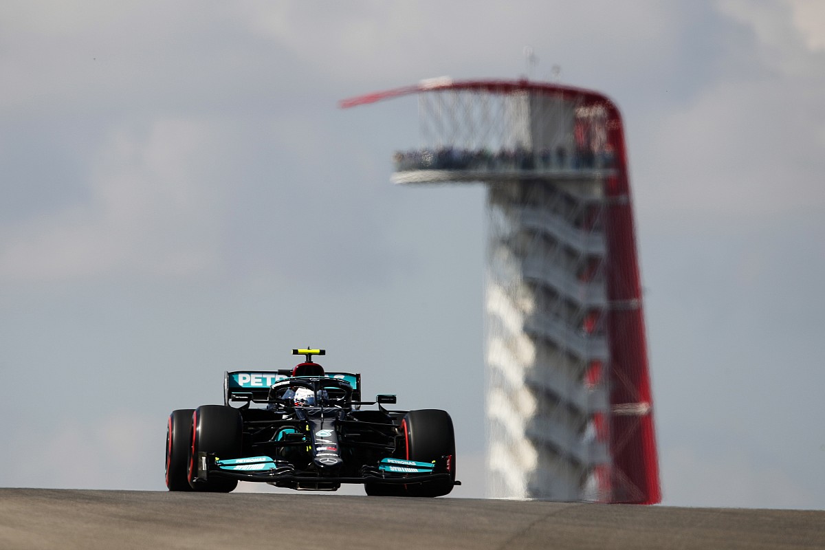 Bottas leads the dominant Mercedes 1-2 in FP1
