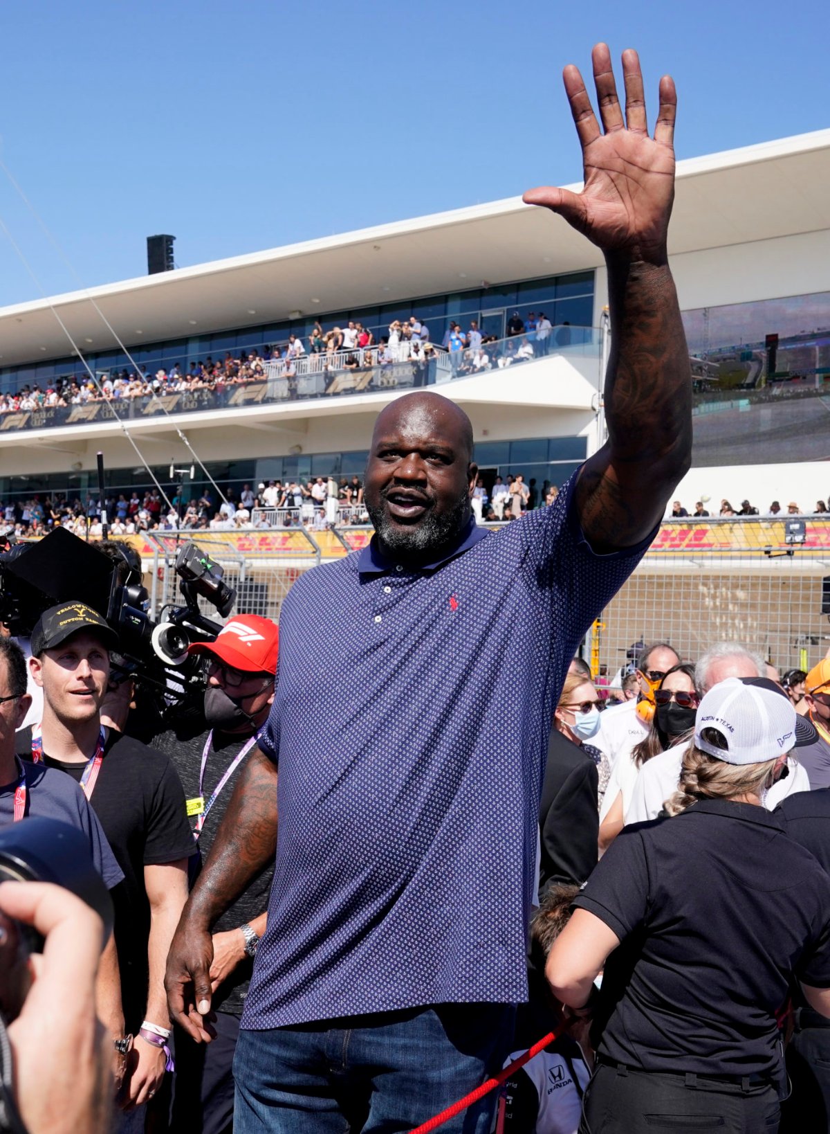 "Shaq speaks back" - Shaquille O'Neal left F1's Martin Brundle confused with a bizarre track interview at the 2001 German GP