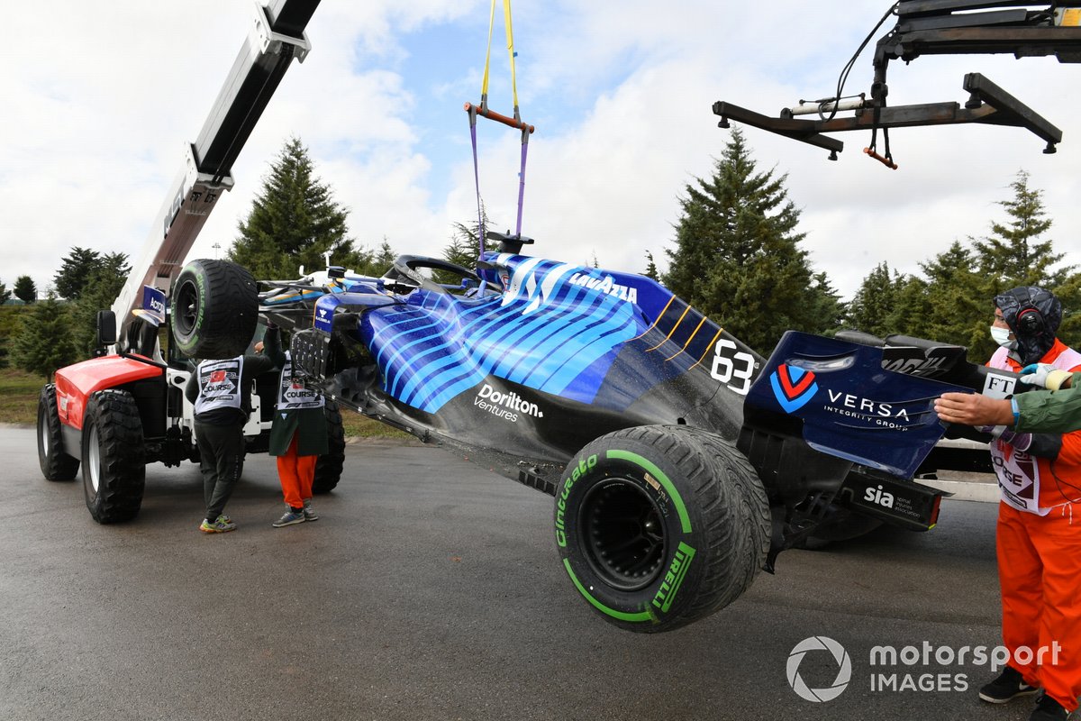George Russell, Williams FW43B removed after a spin-off in Turkish GP practice