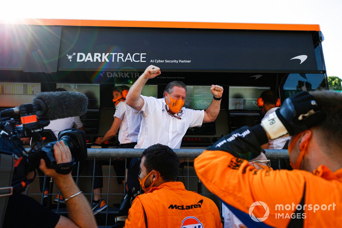 Zak Brown, CEO, McLaren Racing, and the McLaren team celebrate Italian GP victory