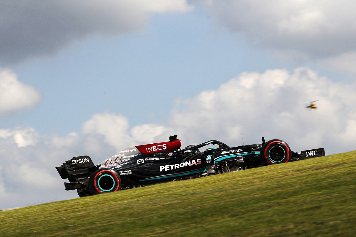 Mercedes rejects Red Bull "noise" on F1 straightness device