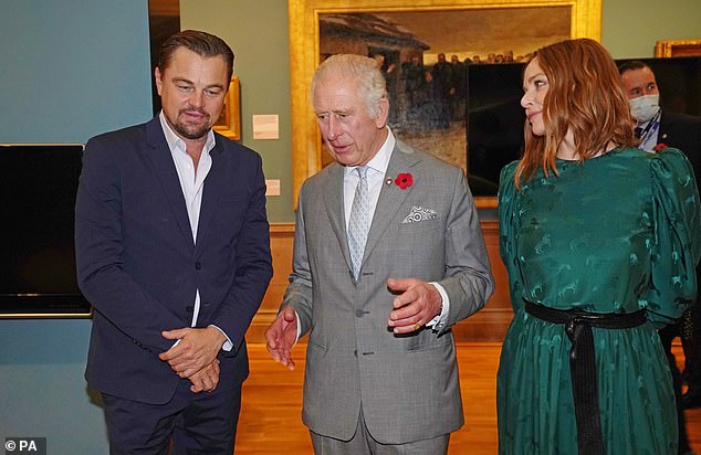Prinz Charles sah heute begeistert aus, als er sich mit Leonardo DiCpario und Stella McCartney auf der COP26 in Glasgow traf.