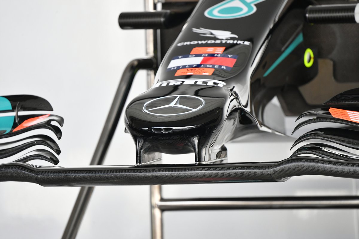Mercedes W12 bow detail