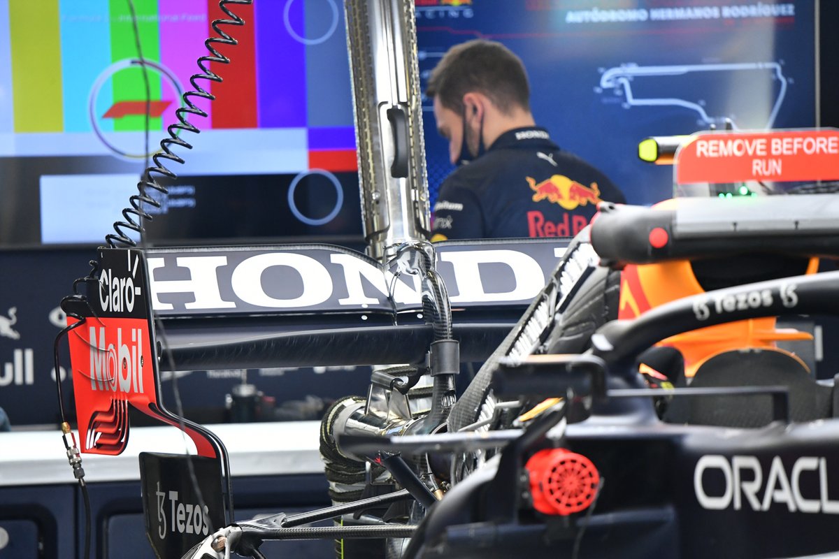 Red Bull Racing RB16B in detail