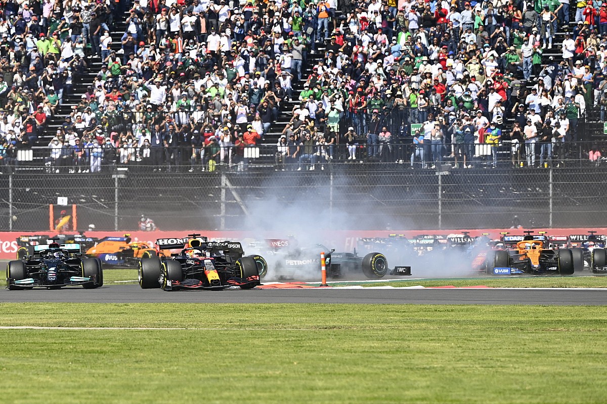 Max Verstappen wins the Mexican GP