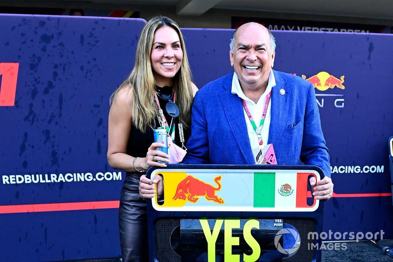 Sergio Perez 'Schwester Paola und Vater Antonio feiern sein mexikanisches GP-Podium