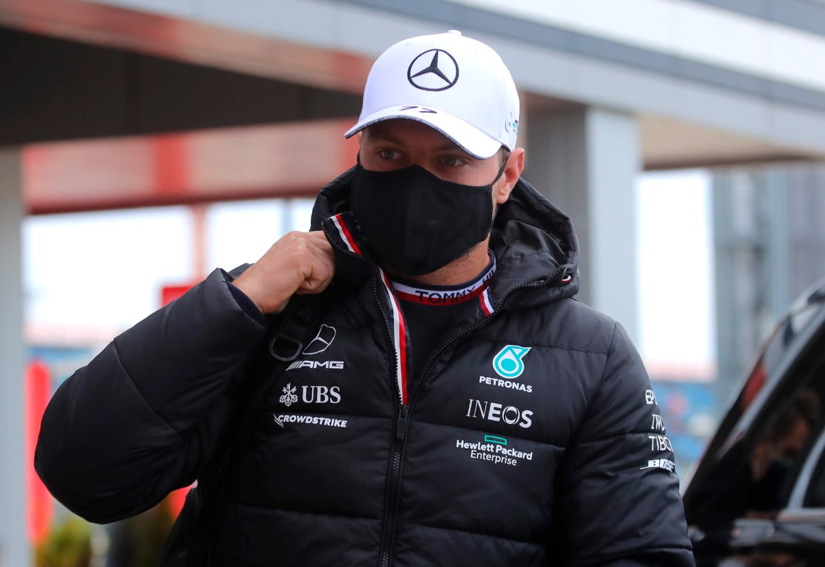 Valtteri Bottas criticizes the nature of his Mercedes F1 contracts