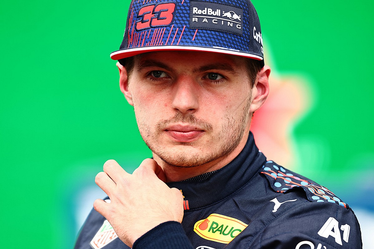 Verstappen suspected "sagging" in the Mercedes F1 rear wing incident