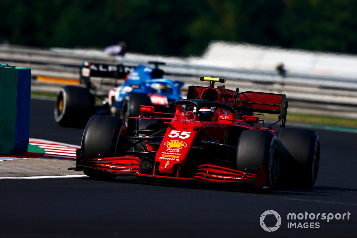 Carlos Sainz Jr., Ferrari SF21, Fernando Alonso, Alpine A521