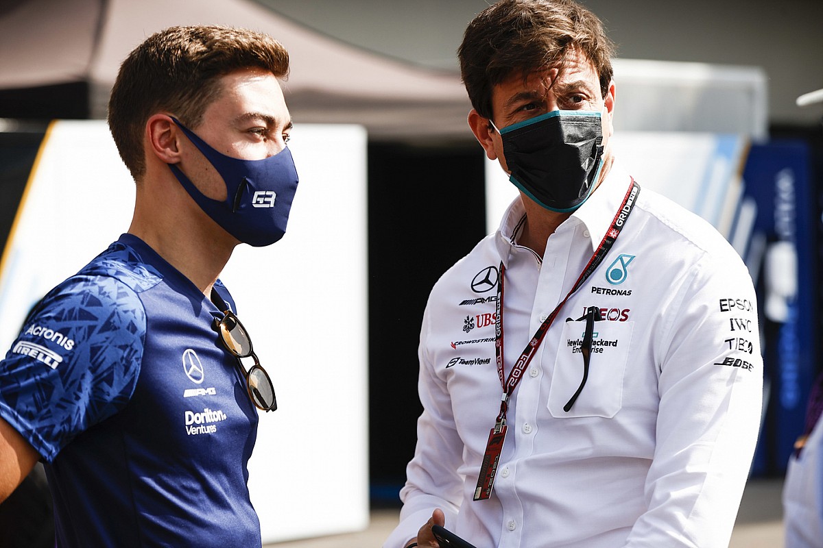 "Unprofessional" to think about Mercedes F1 move