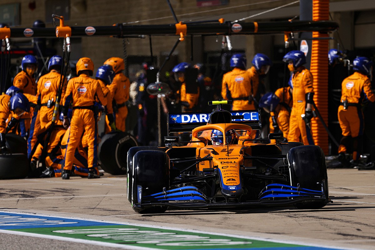 McLaren F1 battle with Ferrari is "tense"