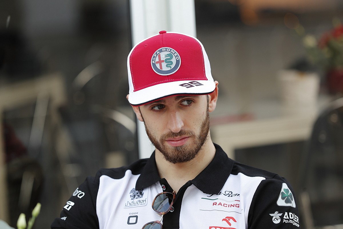 Giovinazzi swears in the last few races with Alfa. stay professional