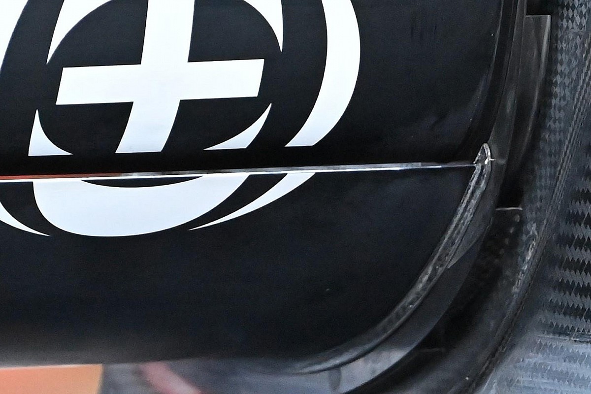 Mercedes F1 rear wing pictures show "a ghost"
