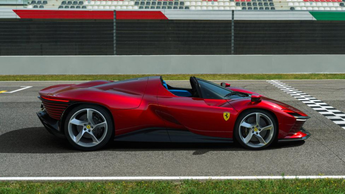 Ferrari launches fascinating Daytona SP3