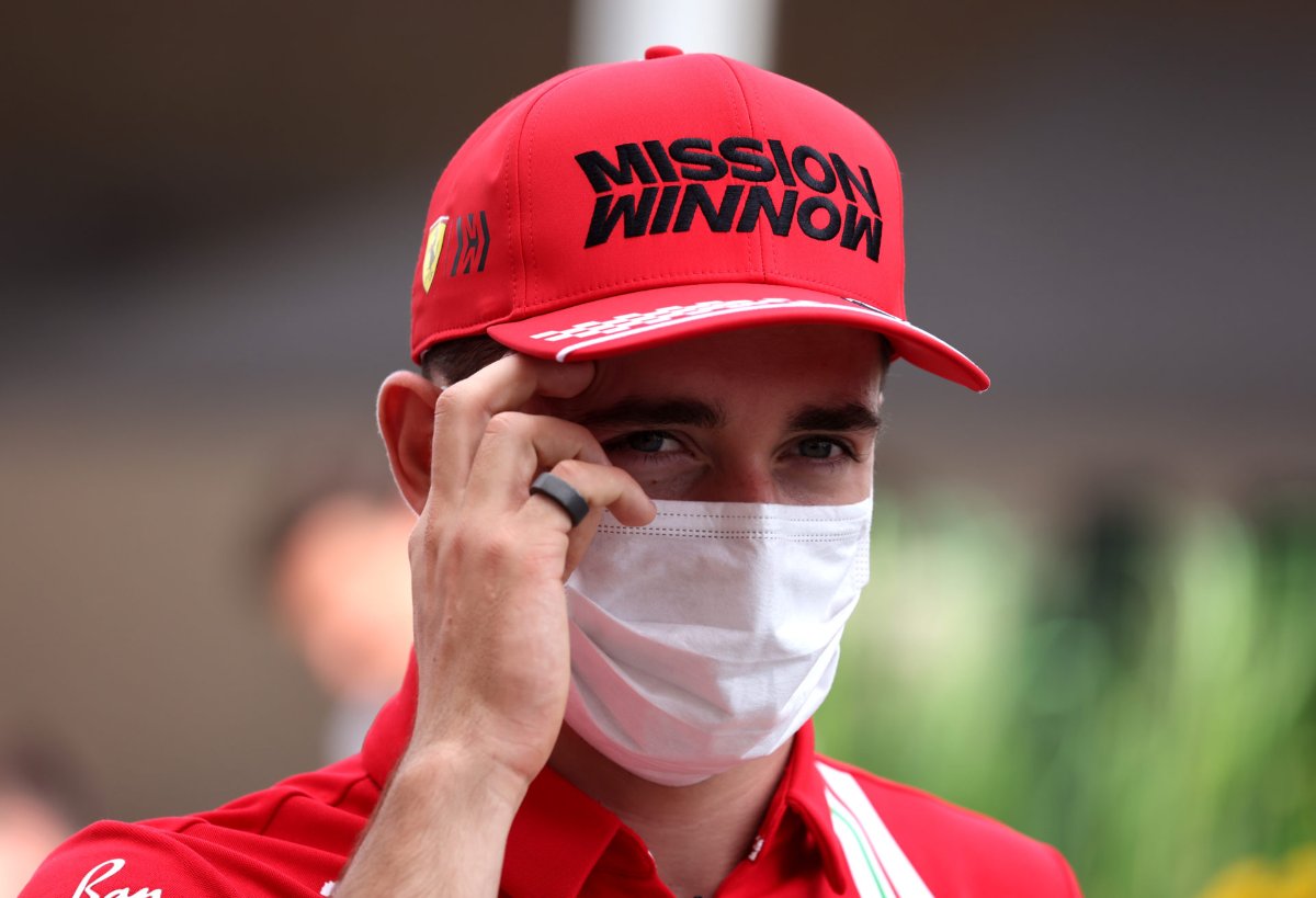 Not Verstappen or Hamilton: Sainz believes that there is "no one better than Charles Leclerc" in any field