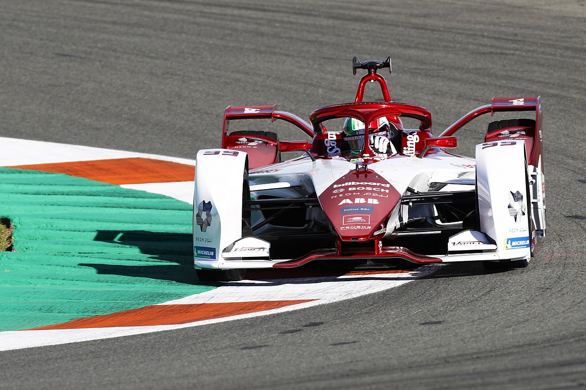 Giovinazzi was initially "confused" during the first Formula E tests