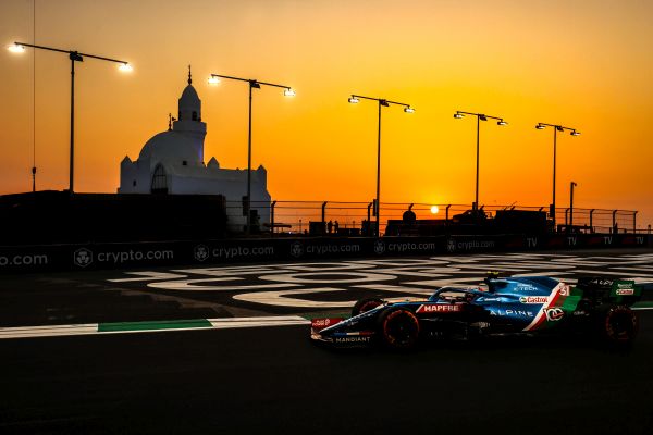 Alpine Racing F1 Saudi Arabian GP qualifying – Ocon fast and furious in Jeddah